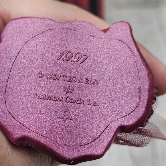 Vintage Hallmark Keepsake Ornament‎ 1997 Scarlett O'Hara Burgundy Gown Boxed NIB - Picture 5 of 8